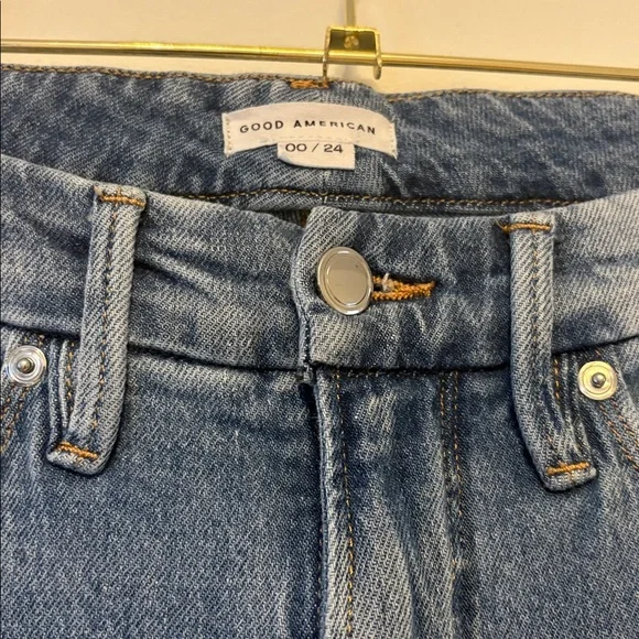 GOOD AMERICAN WIDE LEG FRAY BOTTOM JEANS- size 24 - Picture 2 of 8